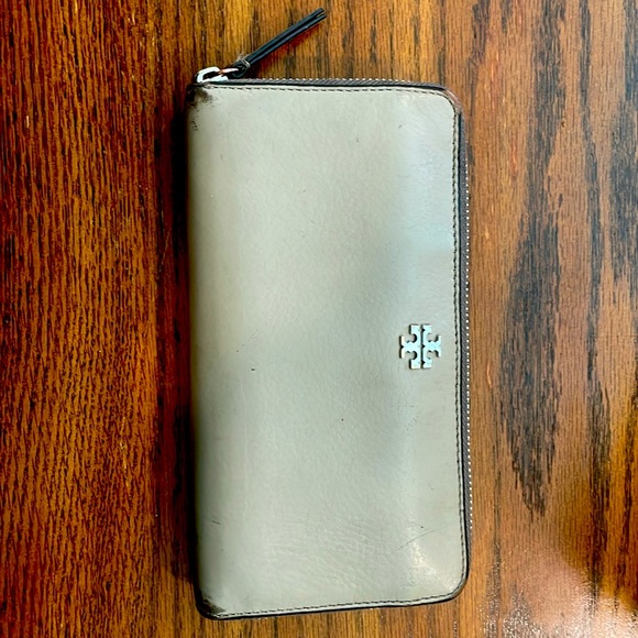 Tory Burch Wallet - Picture 1 of 5
